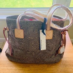 Dooney and Bourke Victoria NWT